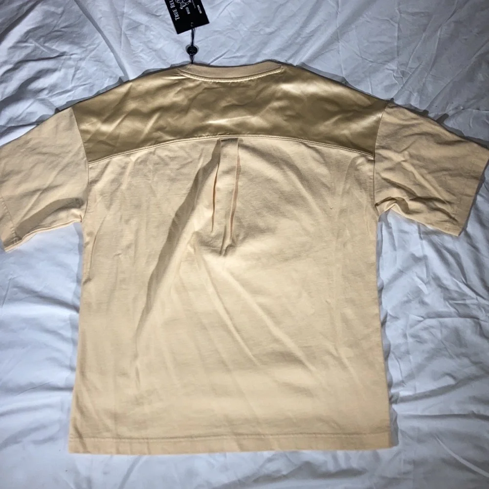 True Religion Mens Beige Satin Shoulders Short Sleeve Crew Neck Shirt